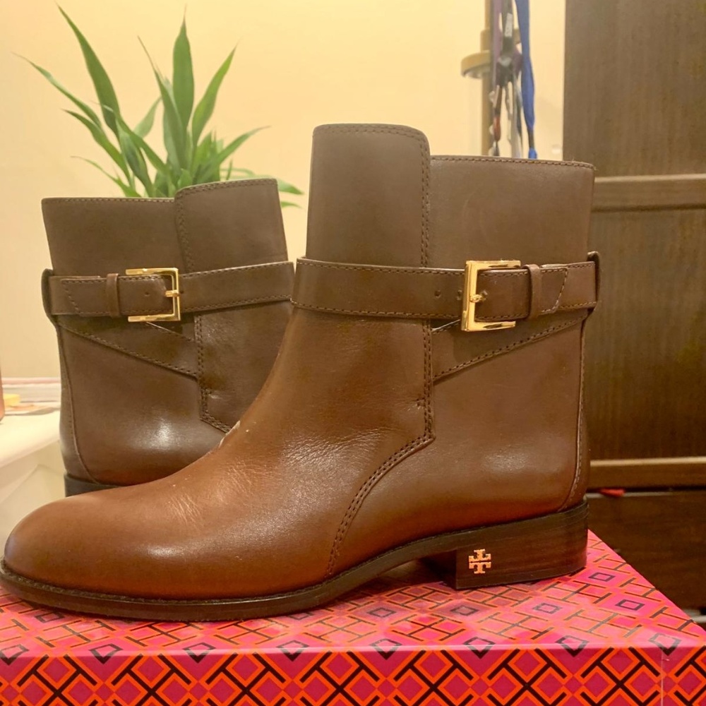 New and Unworn Tory Burch Brooke Ankle boots